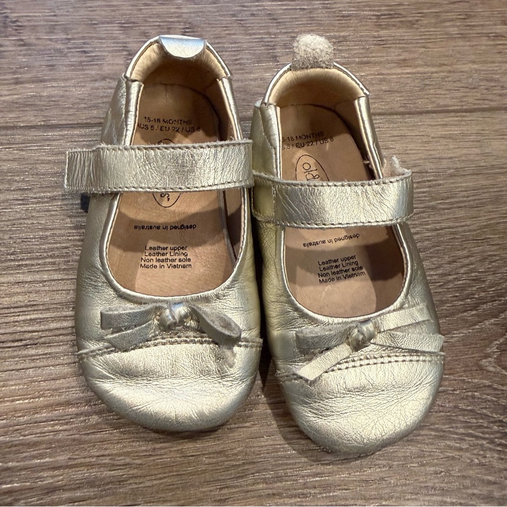Old Soles Silver Mary Jane Baby Shoes with Bow Accent